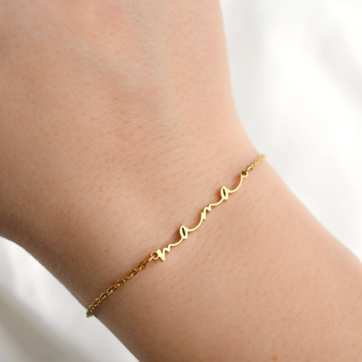 Dainty Mama Bracelet - Stainless Steel